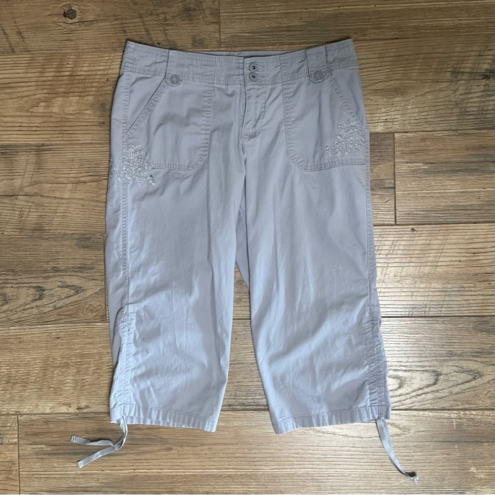 Gloria Vanderbilt Light Gray Capris - Discounted shipping